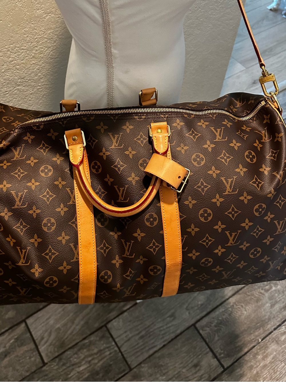 Authentic Louis Vuitton Brown Monogram Duffel with Tan Leather Trims size 55 - Picture 3 of 16